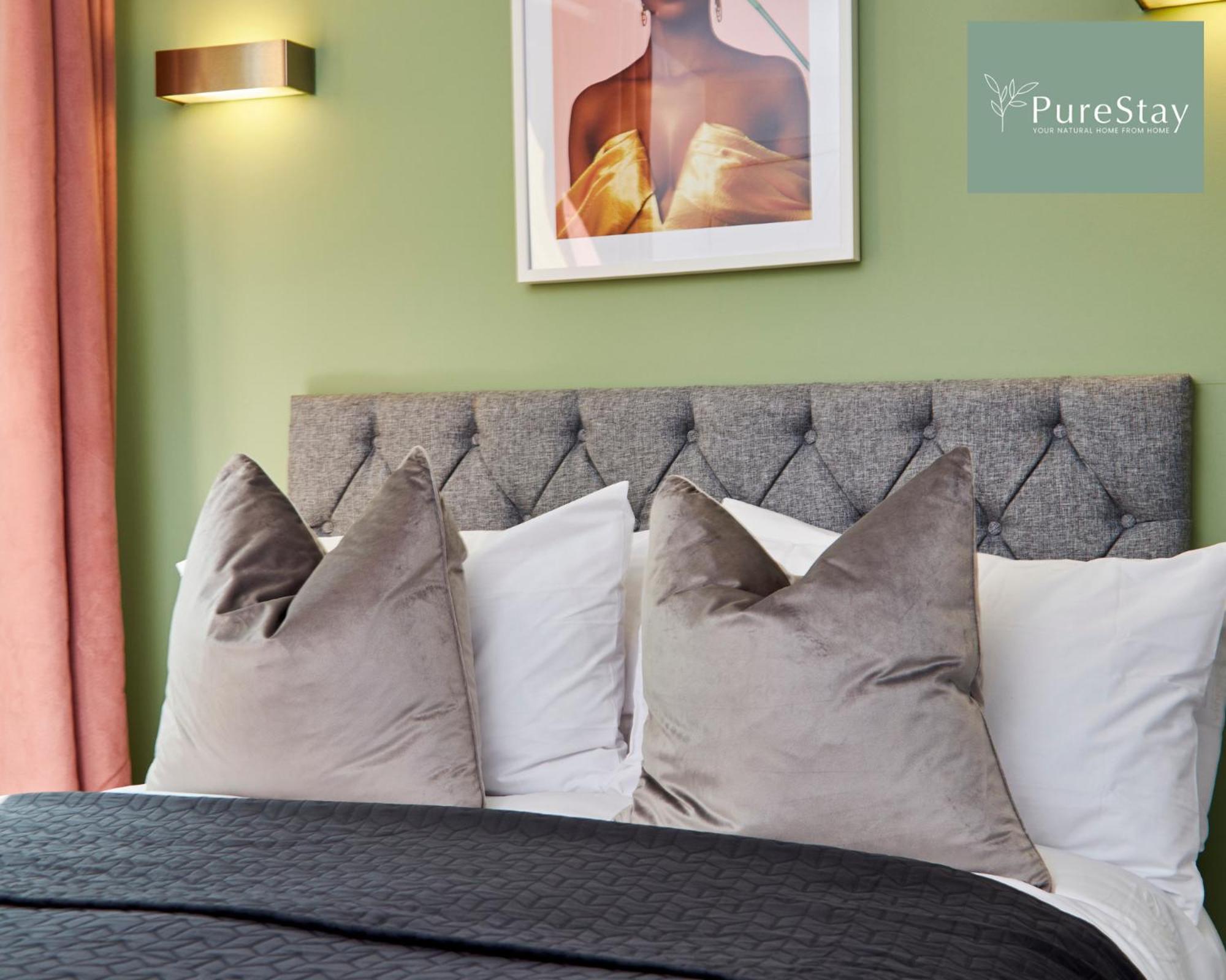 Beautiful Four Bed House By Purestay Short Lets & Serviced Accommodation Coventry With Parking Exterior photo