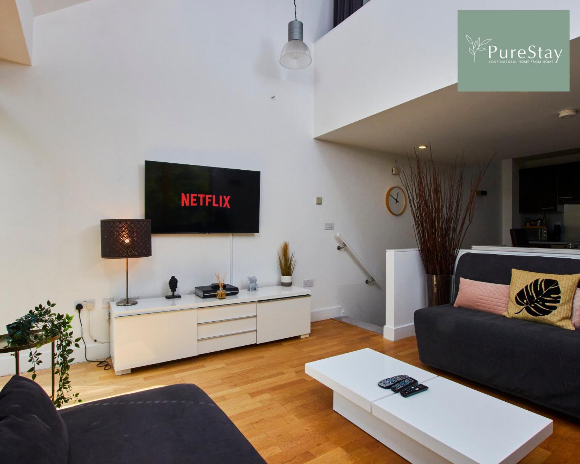 Beautiful Four Bed House By Purestay Short Lets & Serviced Accommodation Coventry With Parking Exterior photo