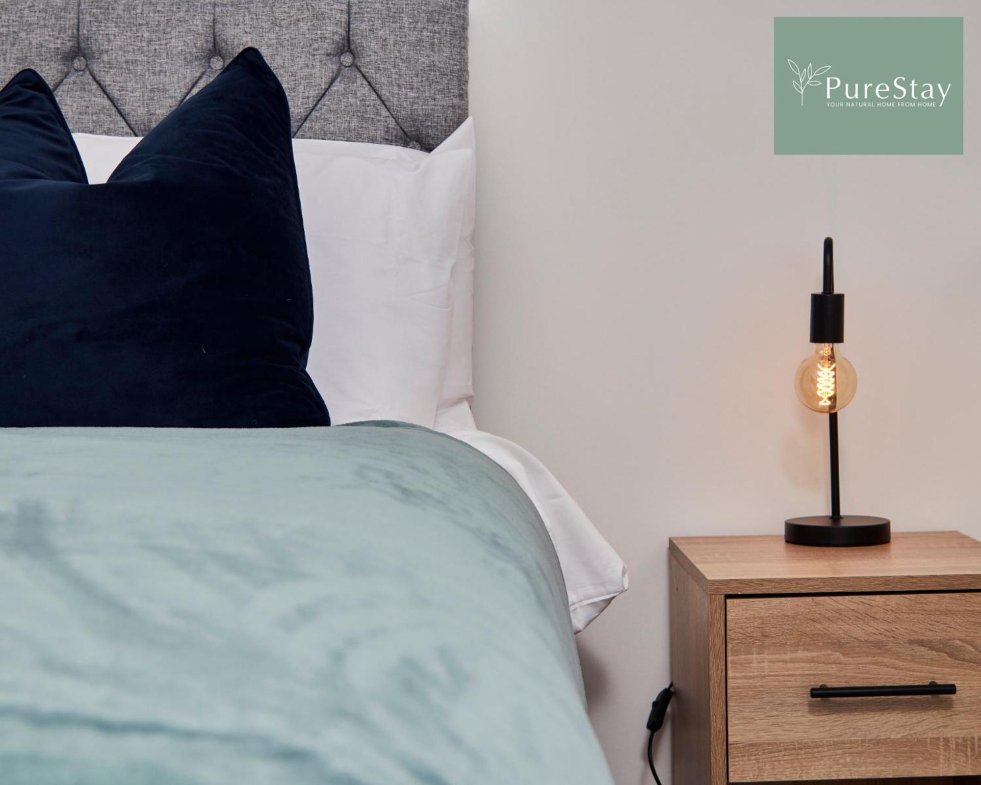 Beautiful Four Bed House By Purestay Short Lets & Serviced Accommodation Coventry With Parking Exterior photo