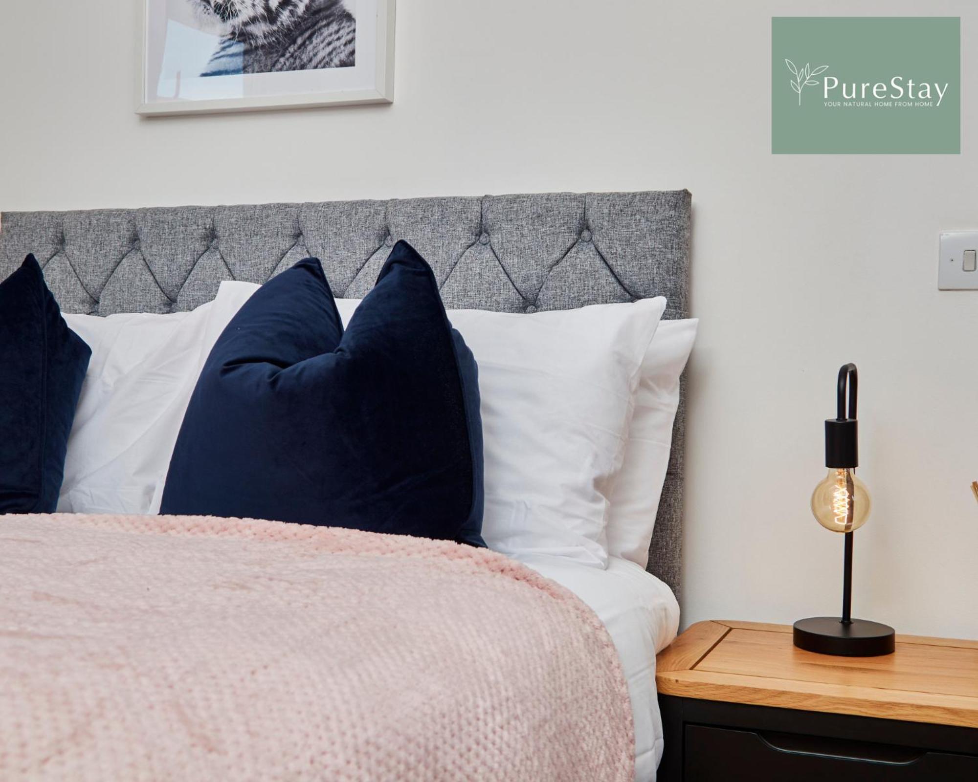 Beautiful Four Bed House By Purestay Short Lets & Serviced Accommodation Coventry With Parking Exterior photo