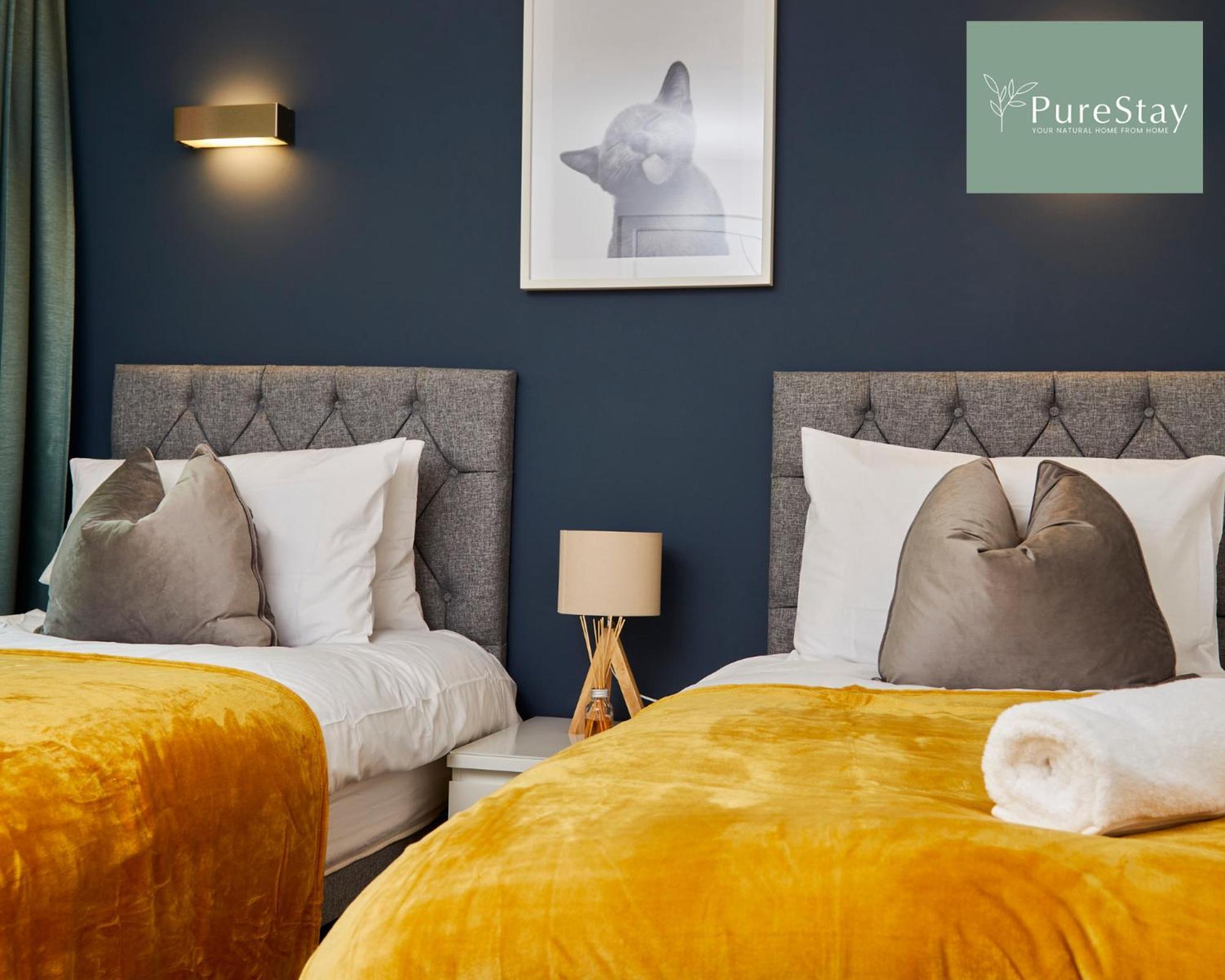 Beautiful Four Bed House By Purestay Short Lets & Serviced Accommodation Coventry With Parking Exterior photo