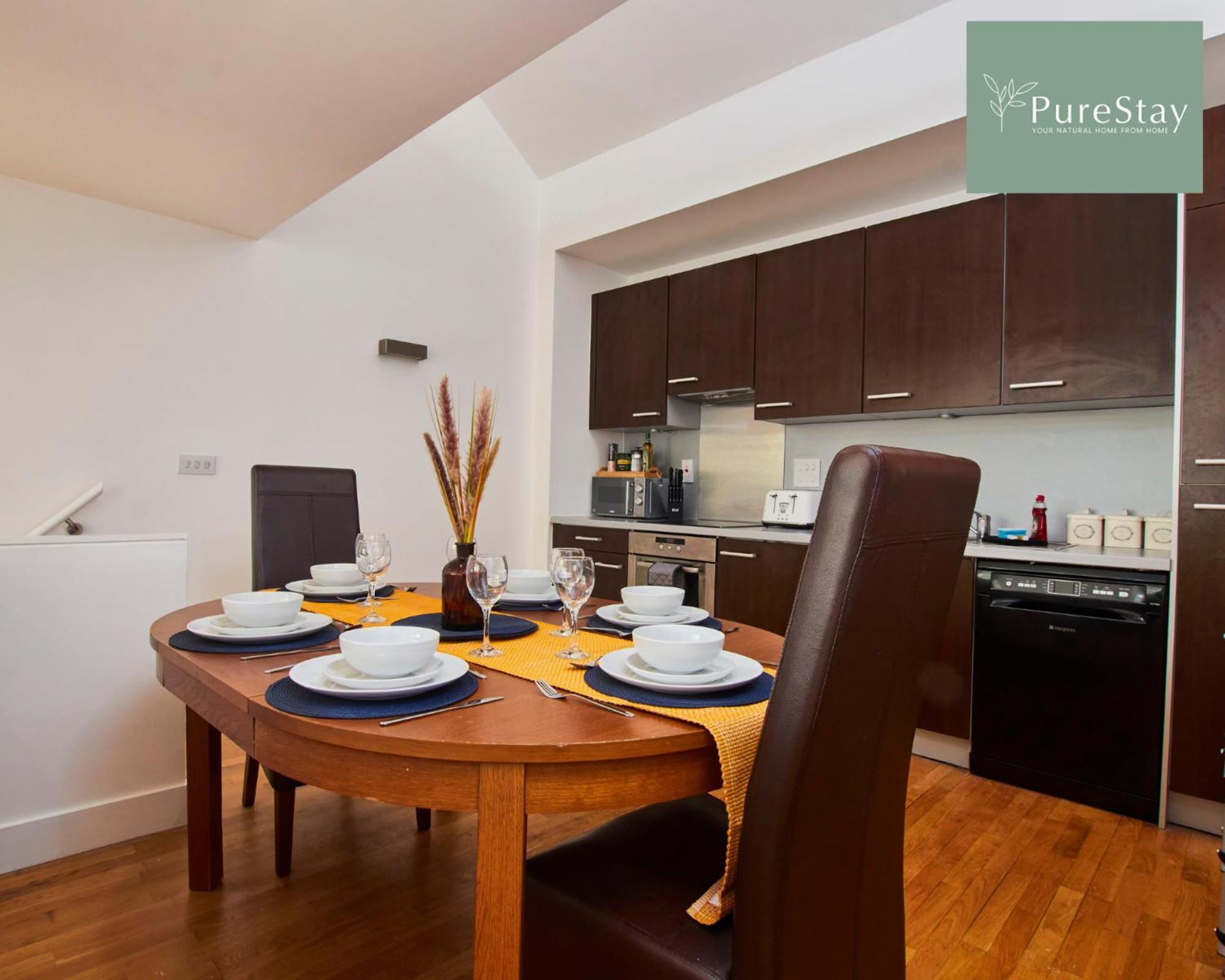 Beautiful Four Bed House By Purestay Short Lets & Serviced Accommodation Coventry With Parking Exterior photo