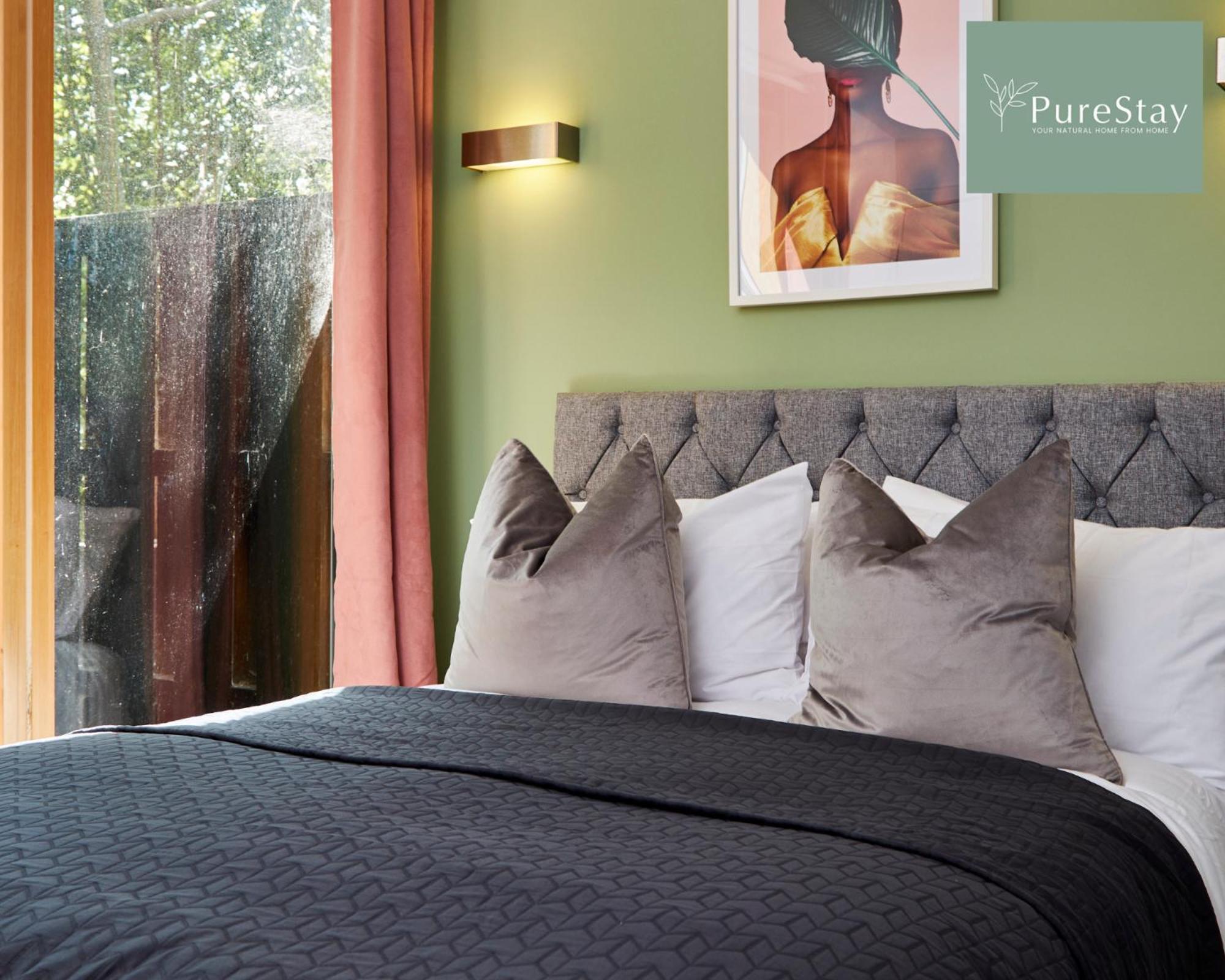 Beautiful Four Bed House By Purestay Short Lets & Serviced Accommodation Coventry With Parking Exterior photo