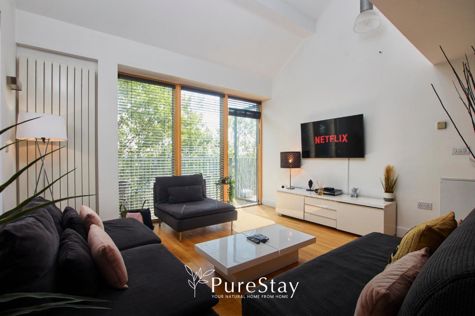 Beautiful Four Bed House By Purestay Short Lets & Serviced Accommodation Coventry With Parking Exterior photo